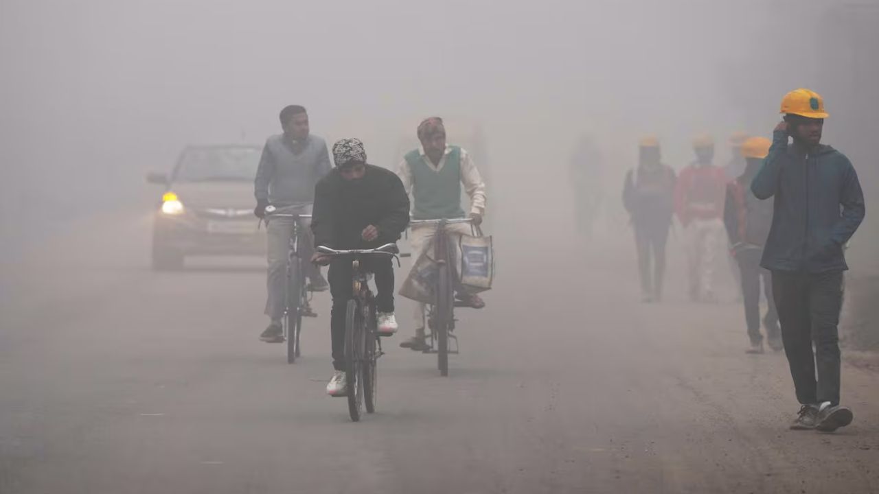 New Year Weather दलल NCR म जर हआ घन कहर अलरट इन रजय