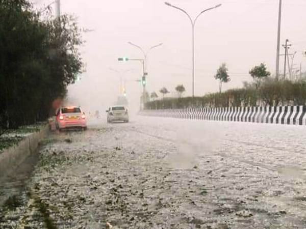 Weather information Heavy falls in Delhi