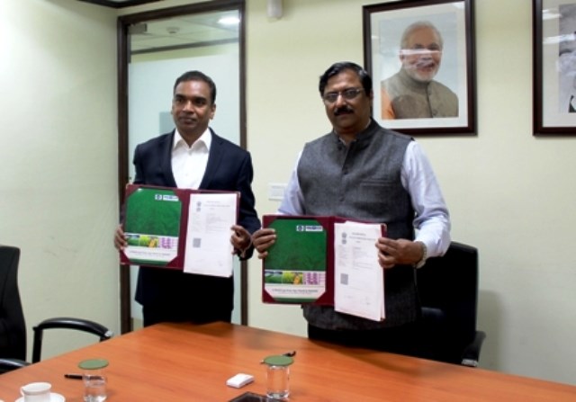 M C Dominic (Editor-in-chief Krishi Jagran Media Group) with K. U. Thankachen (Director Marketing, RCF)