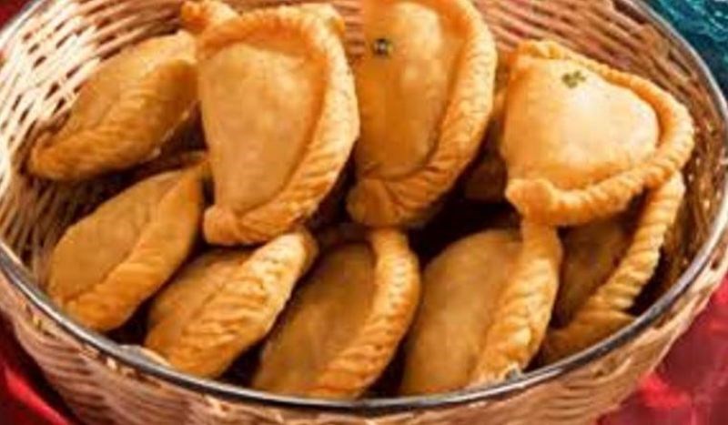 Sweet Sugar Free Apple Gujiya Recipe