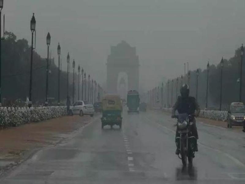 rain india gate